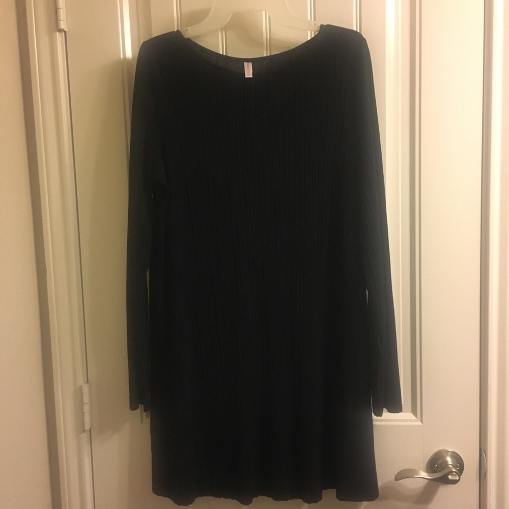 Black textured Xhilaration dress